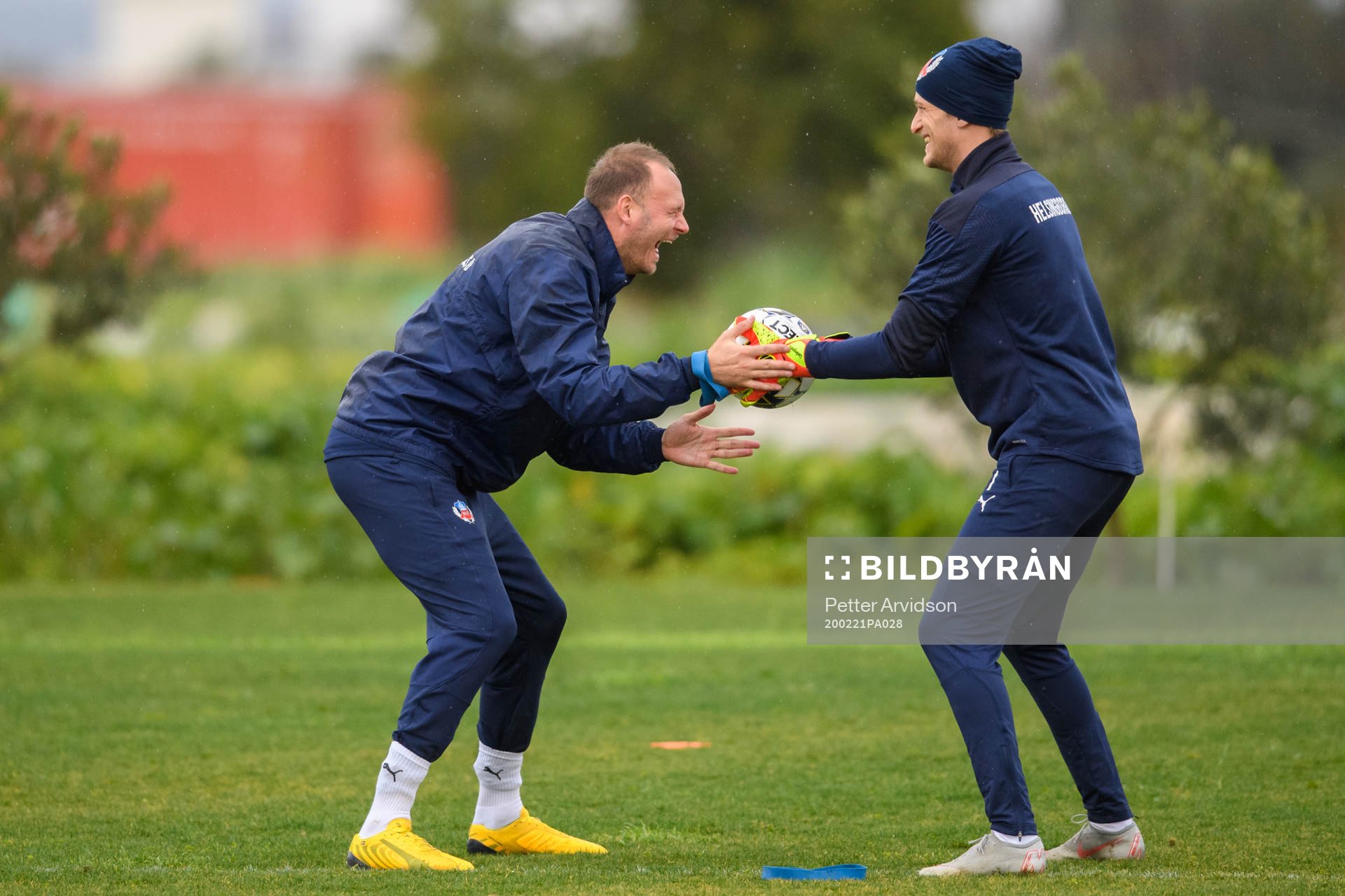 Andreas Granqvist och målvakt Anders Lindegaard