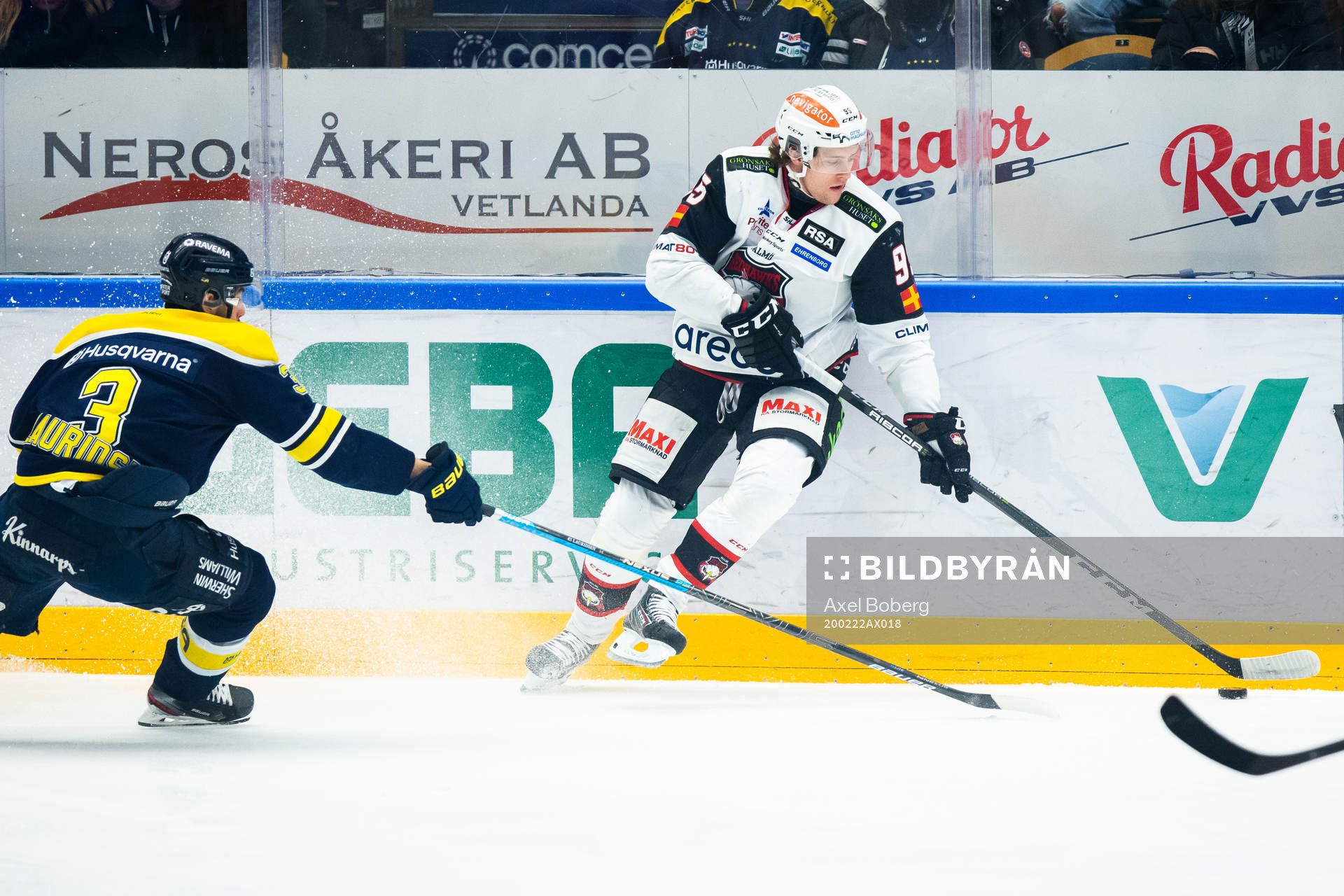 s Markus Lauridsen och Malmö Redhawks Carl Persson