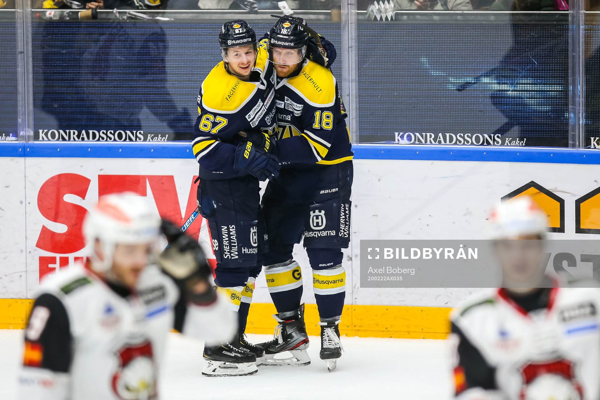 s Christoffer Törngren och Joakim Andersson jublar