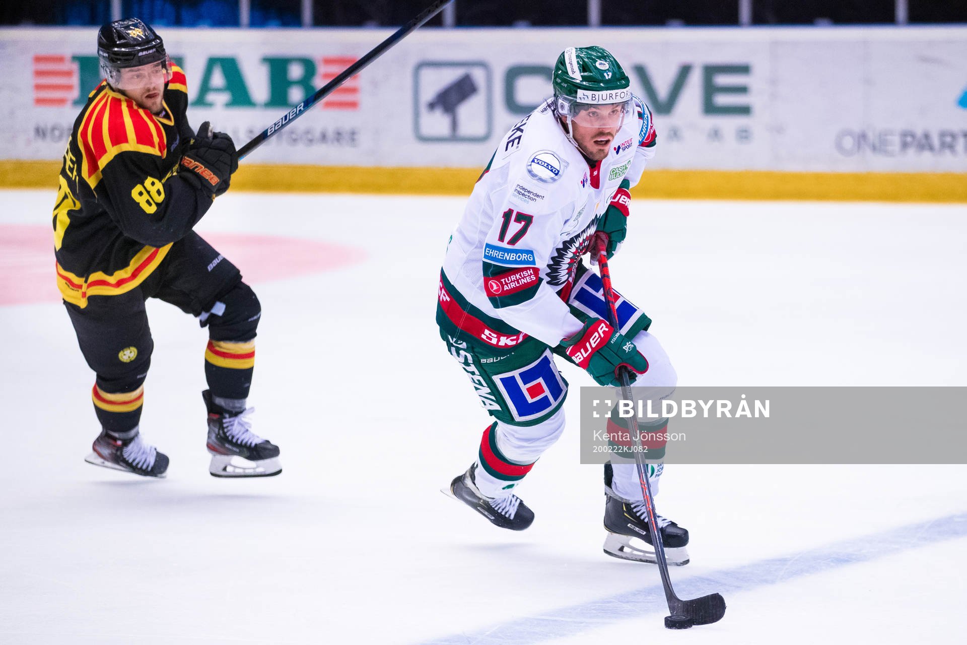 Brynäs Jaedon Descheneau och Frölundas Sebastian Stålberg