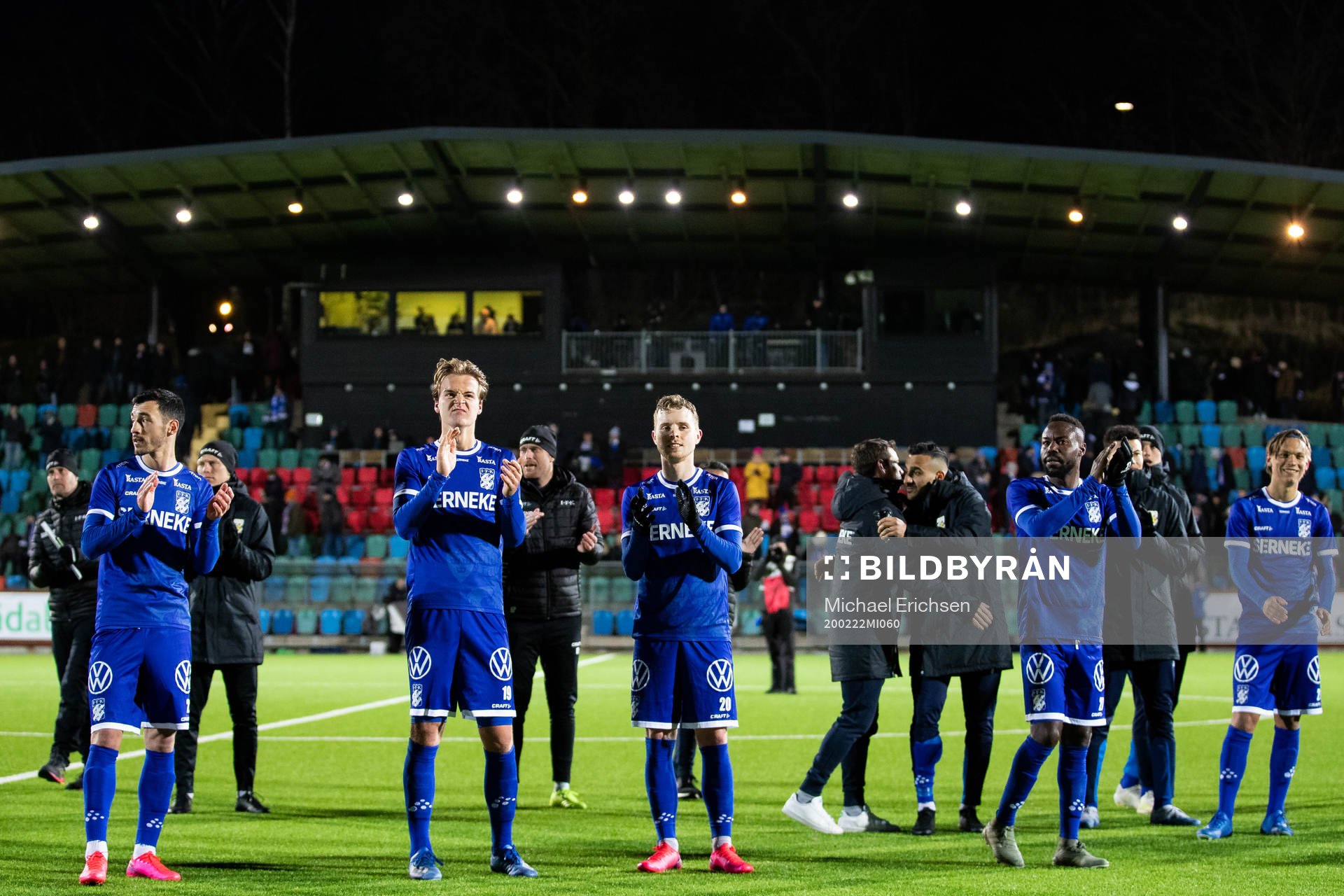 IFK Göteborgs spelare tackar publiken efter fotbollsmatchen i Svenska Cupen mellan IFK Göteborg och Västerås den 22 februari 2020 i Göteborg.