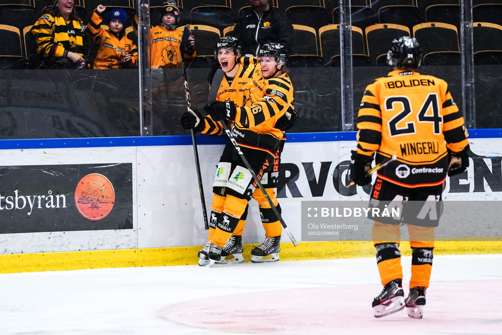 Skellefteås Robin Alvarez och Rickard Hugg jublar