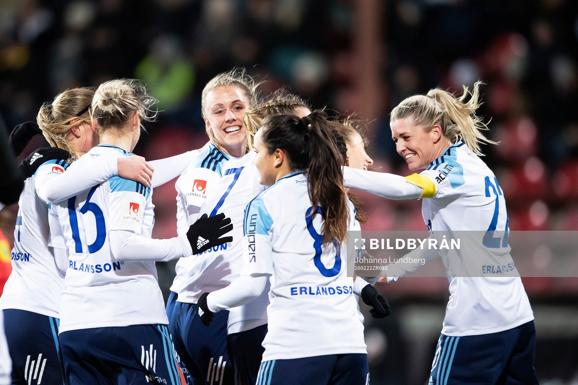 Djurgårdens Olivia Schough jublar med Linda Maserame