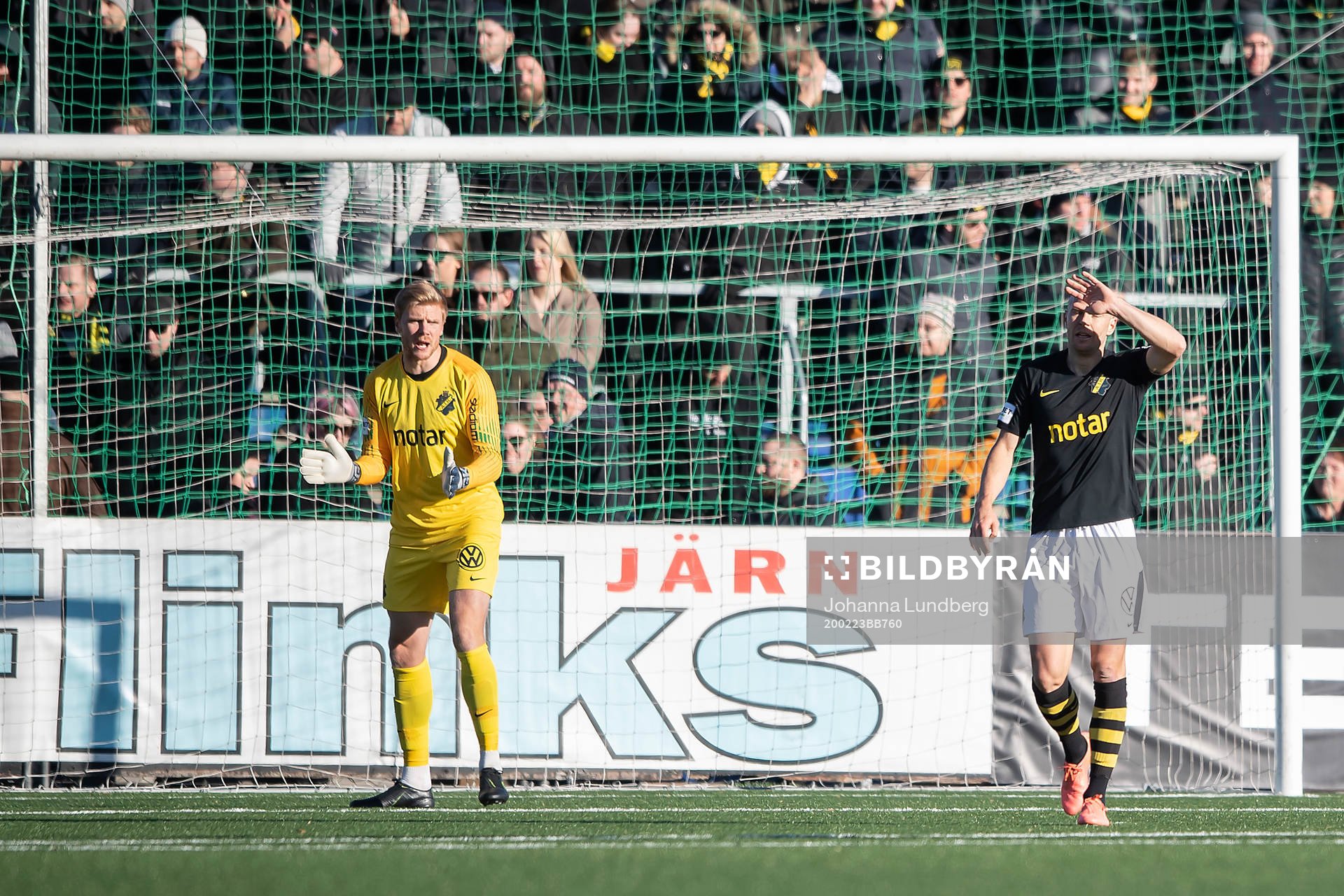 s Per Karlsson störs av solen