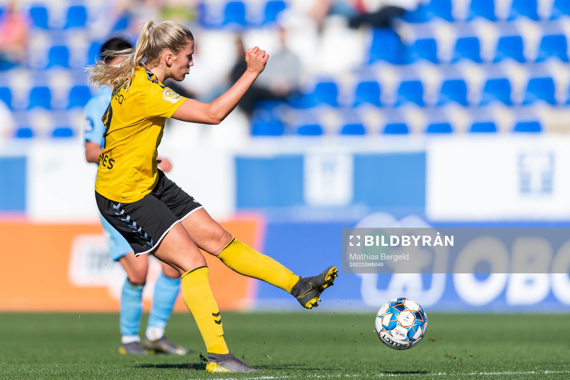 Emilie Nautnes of LSK Kvinner in aciton