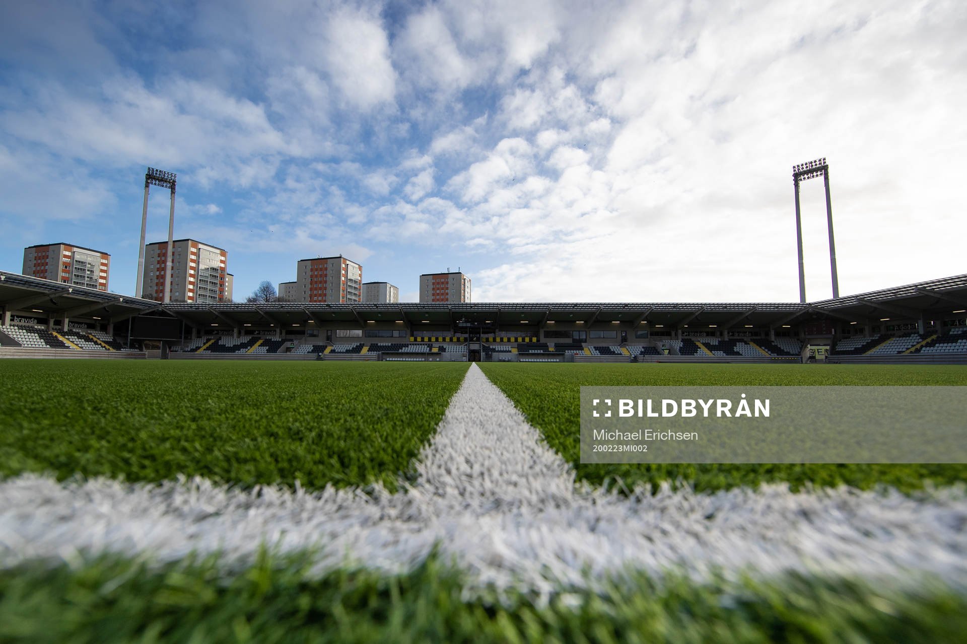 Bravida Arena interiört innan fotbollsmatchen i Svenska