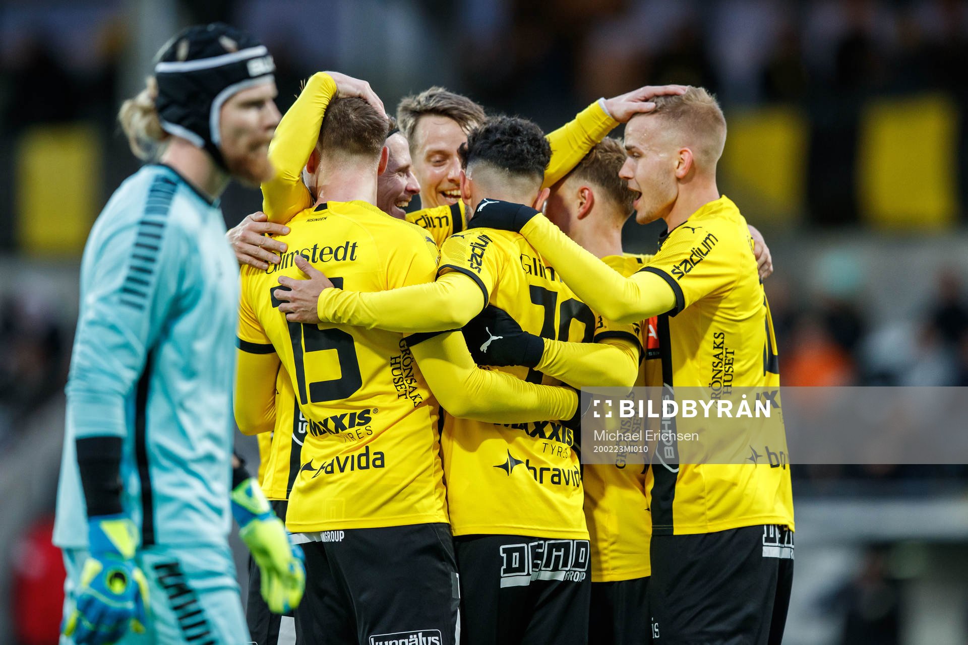 Häckens Daleho Irandust jublar med lagkamrater