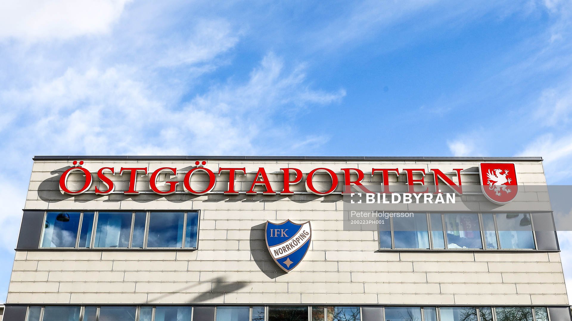Östgötaporten före fotbollsmatchen i Svenska Cupen
