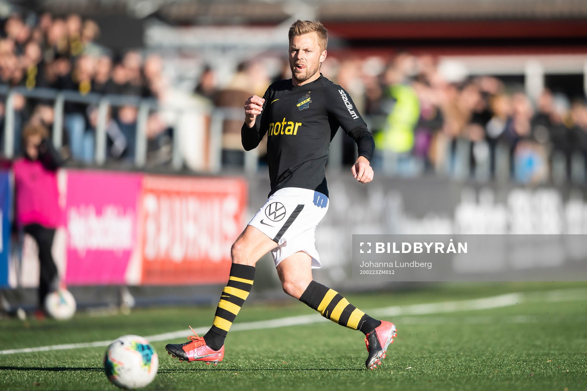 s Sebastian Larsson