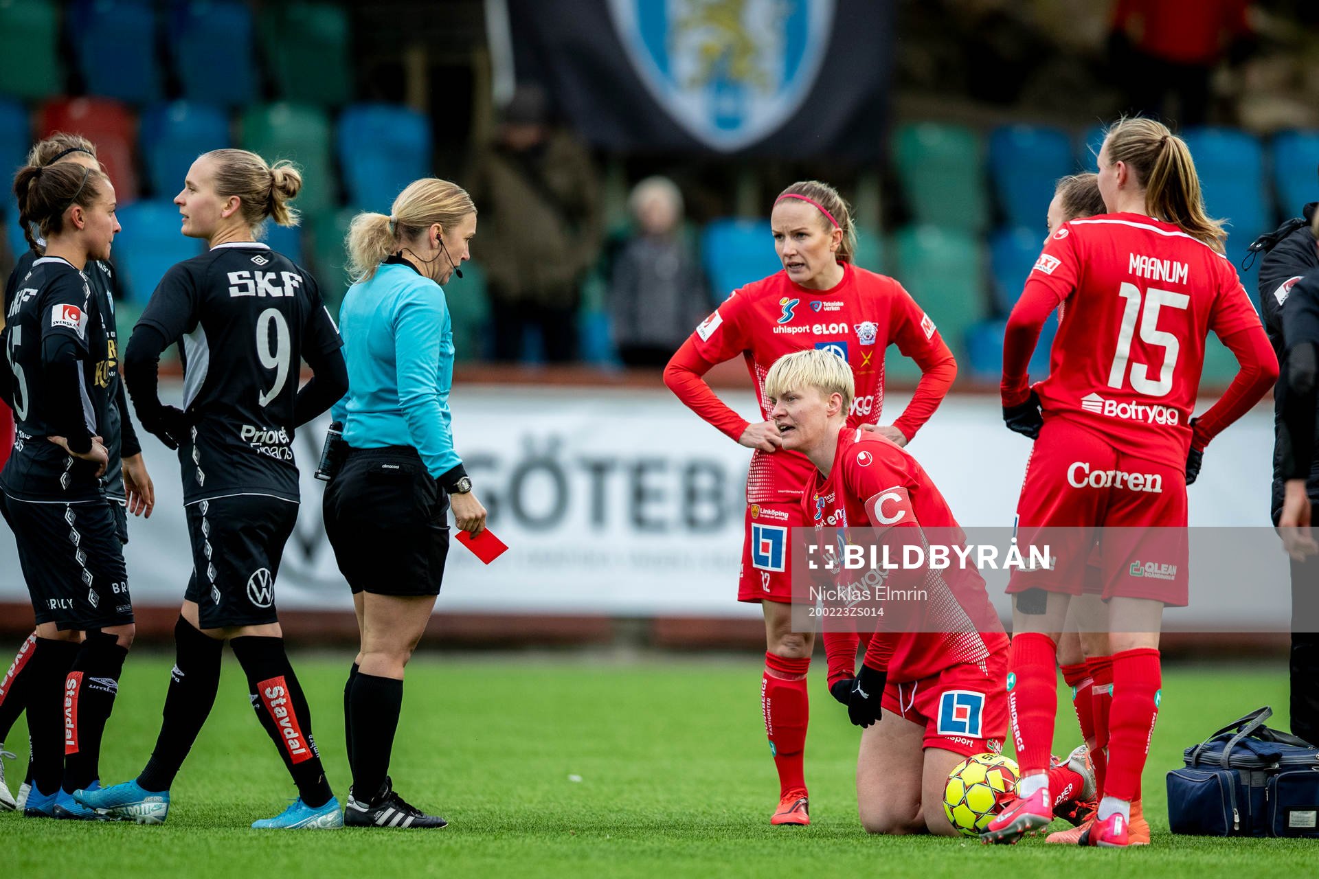 Linköpings Nilla Fischer fick rött kort av domaren Sara