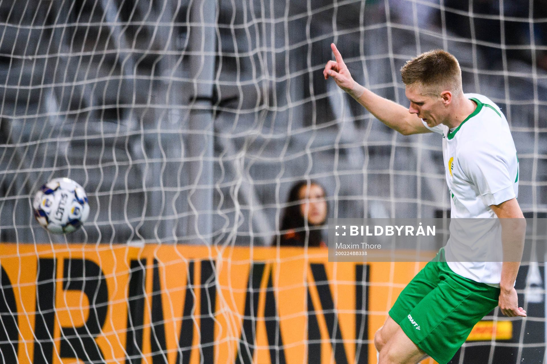 Hammarbys  Aron Johannsson jublar