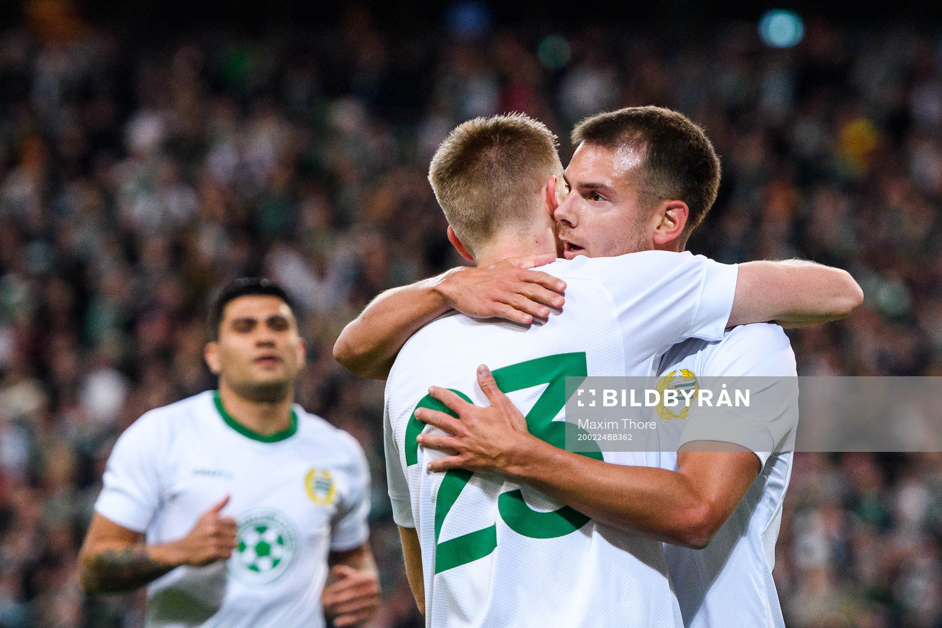 Hammarbys Alexander Kacaniklic jublar med Aron Johannsson