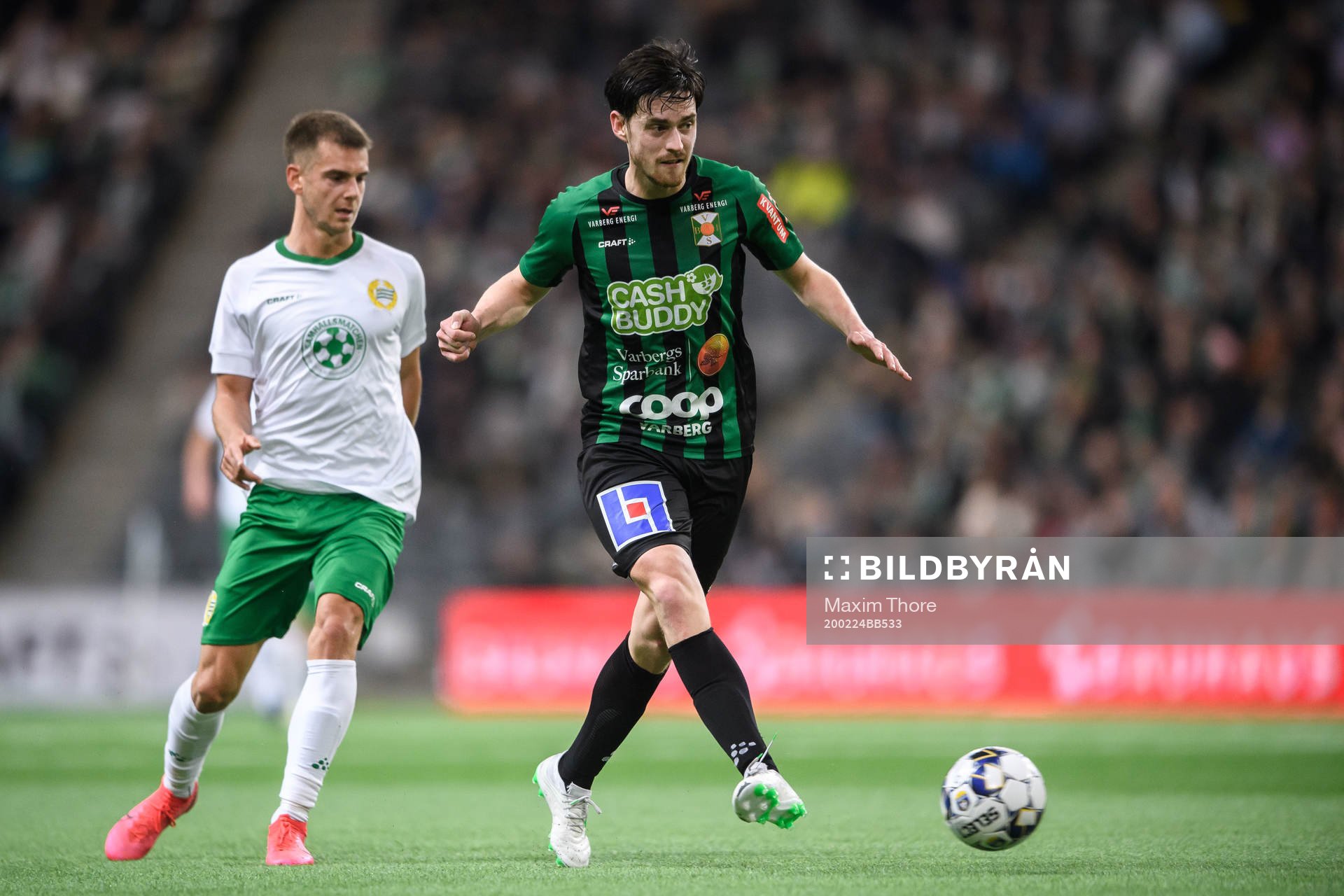 Hammarbys Alexander Kacaniklic och Varbergs Robin Tranberg