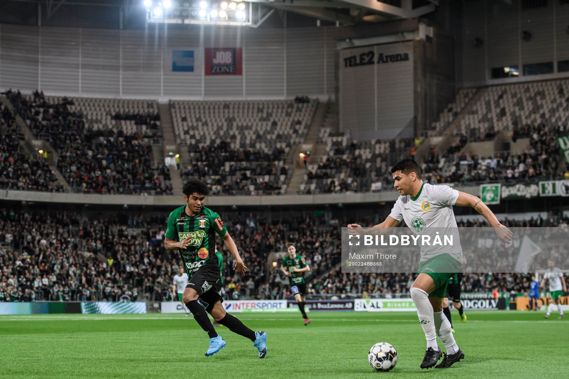 Varbergs Adama Fofana och Hammarbys Paulinho
