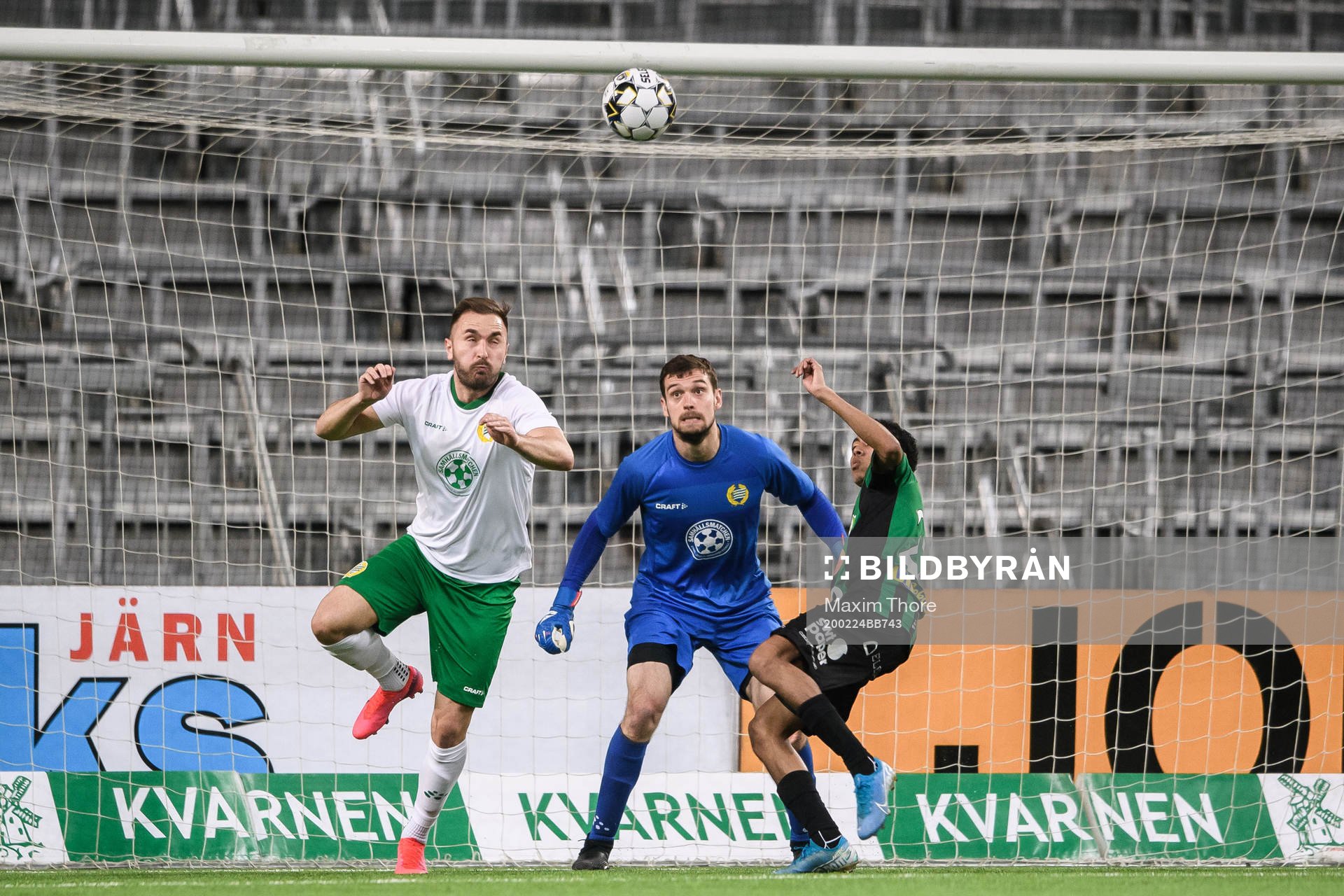 Hammarbys Muamer Tankovic och målvakt Davor Blazevic