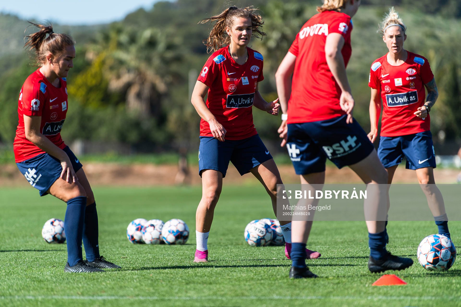 Andrea Norheim and Robyn Decker of Avaldsnes