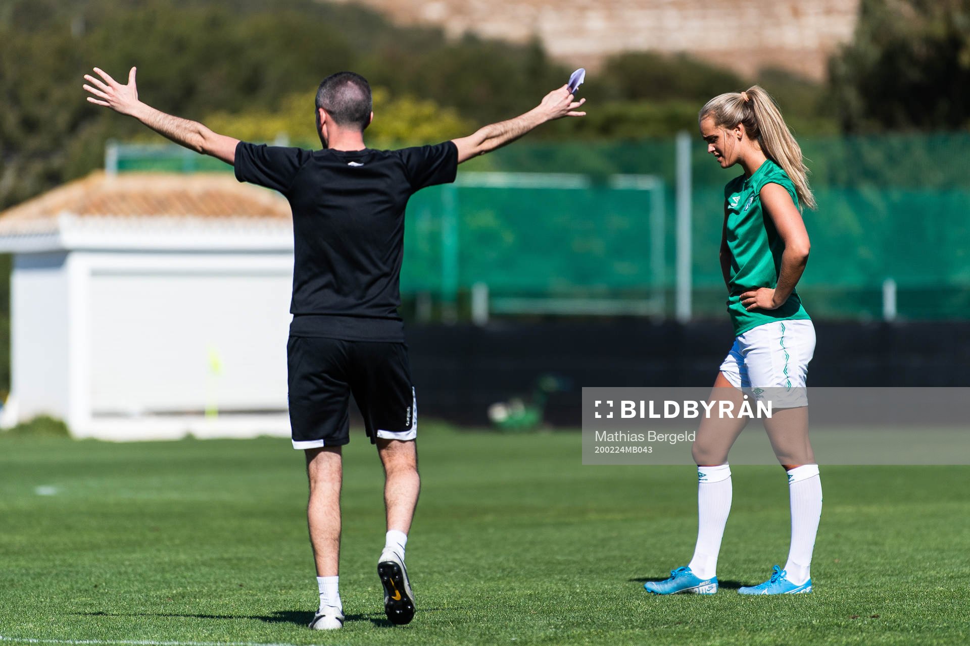 Nick Loftus, head coach, and Emma Braut Brunes of Klepp, during a training session at the Toppserien pre-season camp on February 24, 2020 in La Manga.