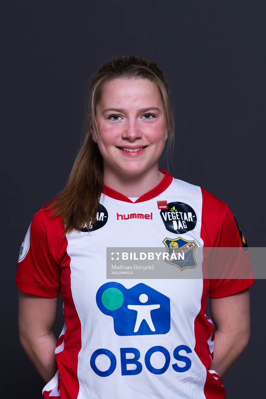 Monica Nedgård Isaksen of Lyn poses for a portrait