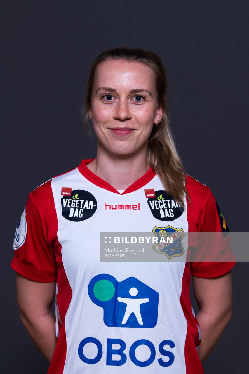 Sofie Mykkeltveit Tunes of Lyn poses for a portrait