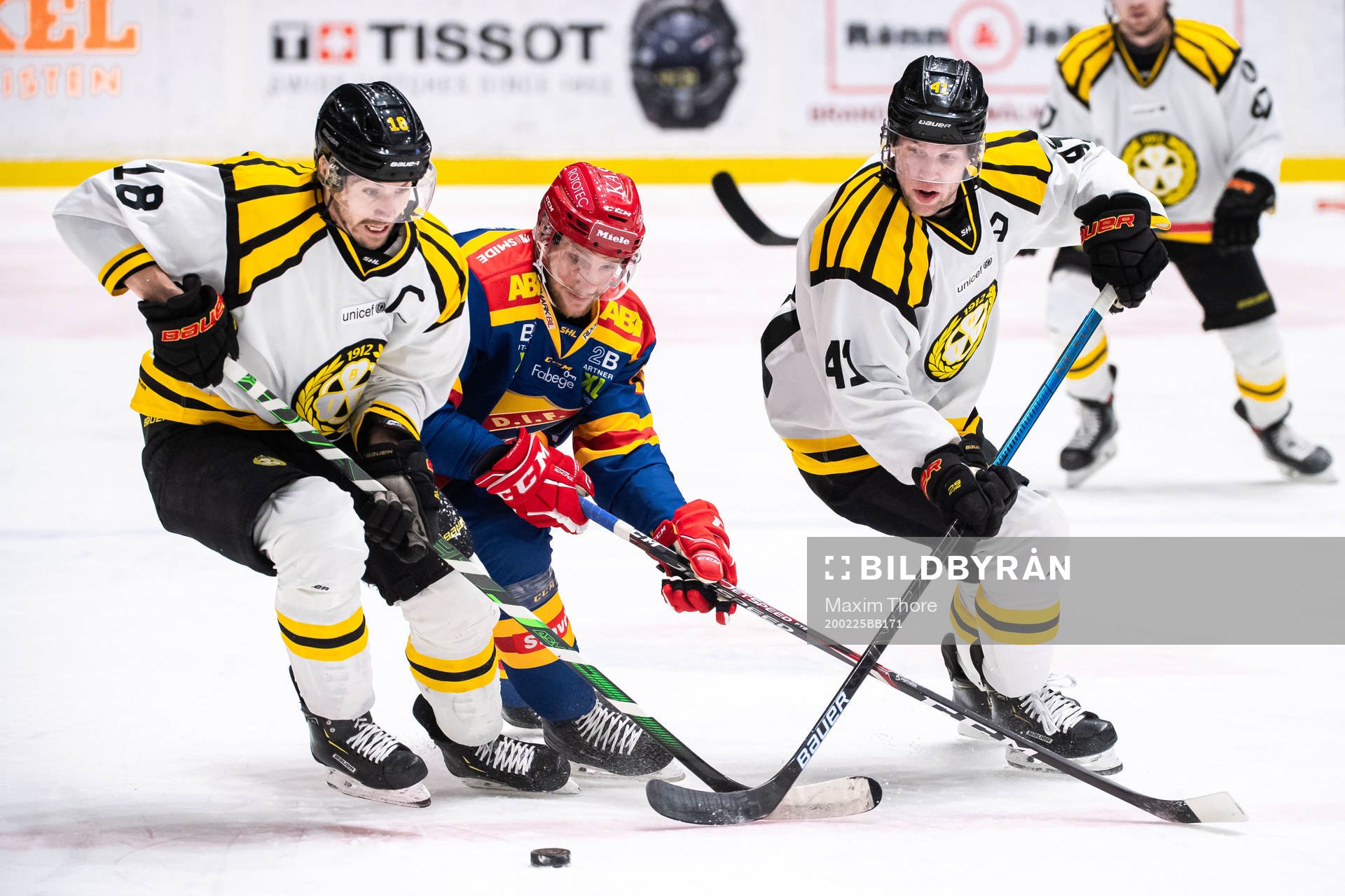 Brynäs Anton Rödin och Greg Scott mot Djurgårdens Tom