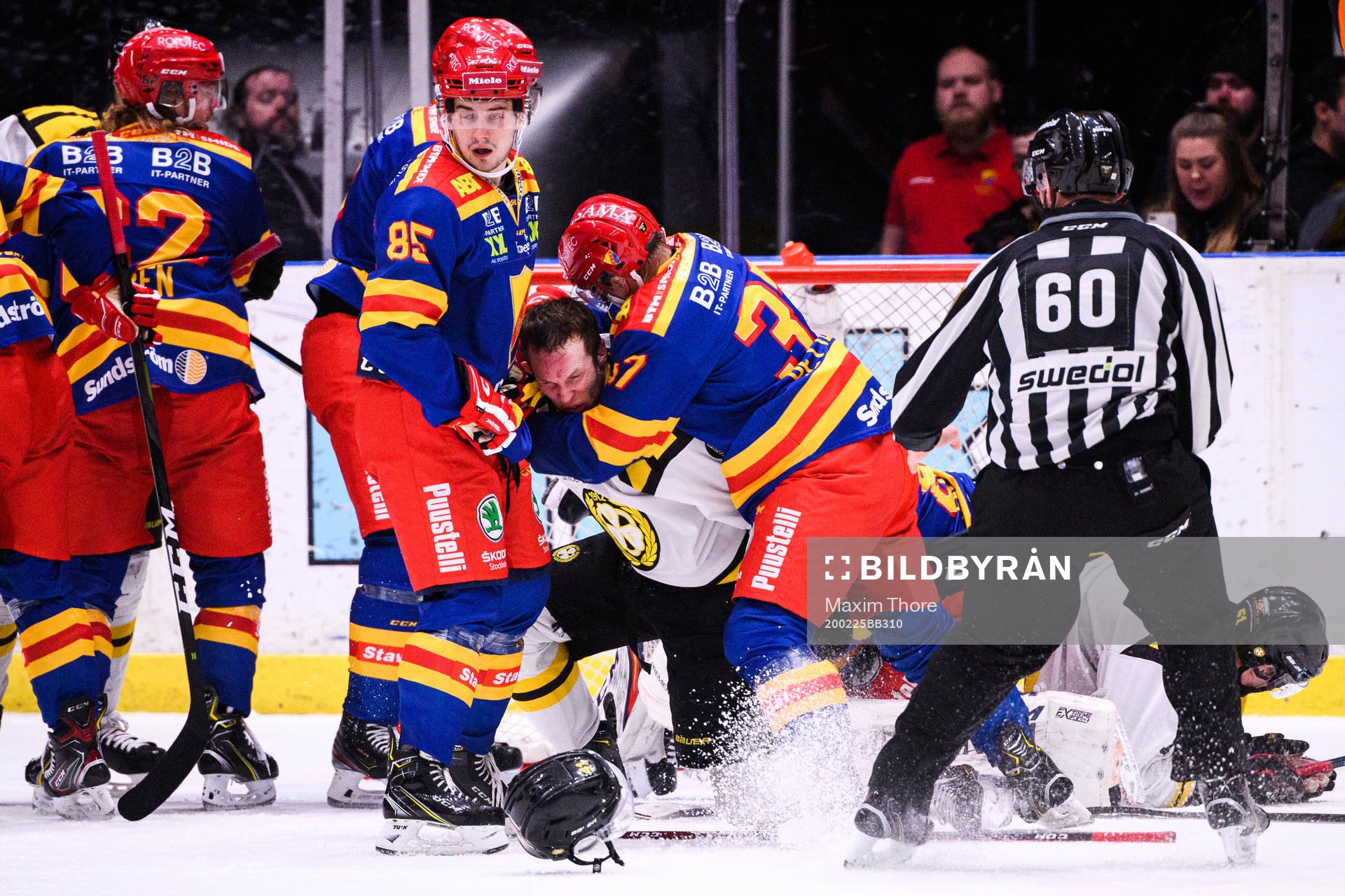 Brynäs Greg Scott och Djurgårdens Jesper Pettersson