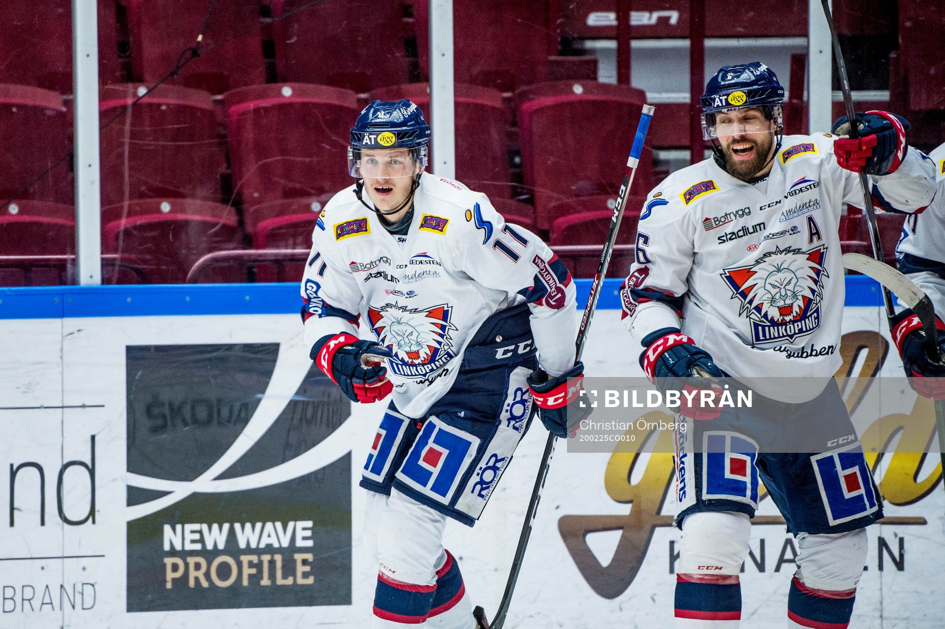 Linköpings Henrik Törnqvist och Jonas Holös jublar
