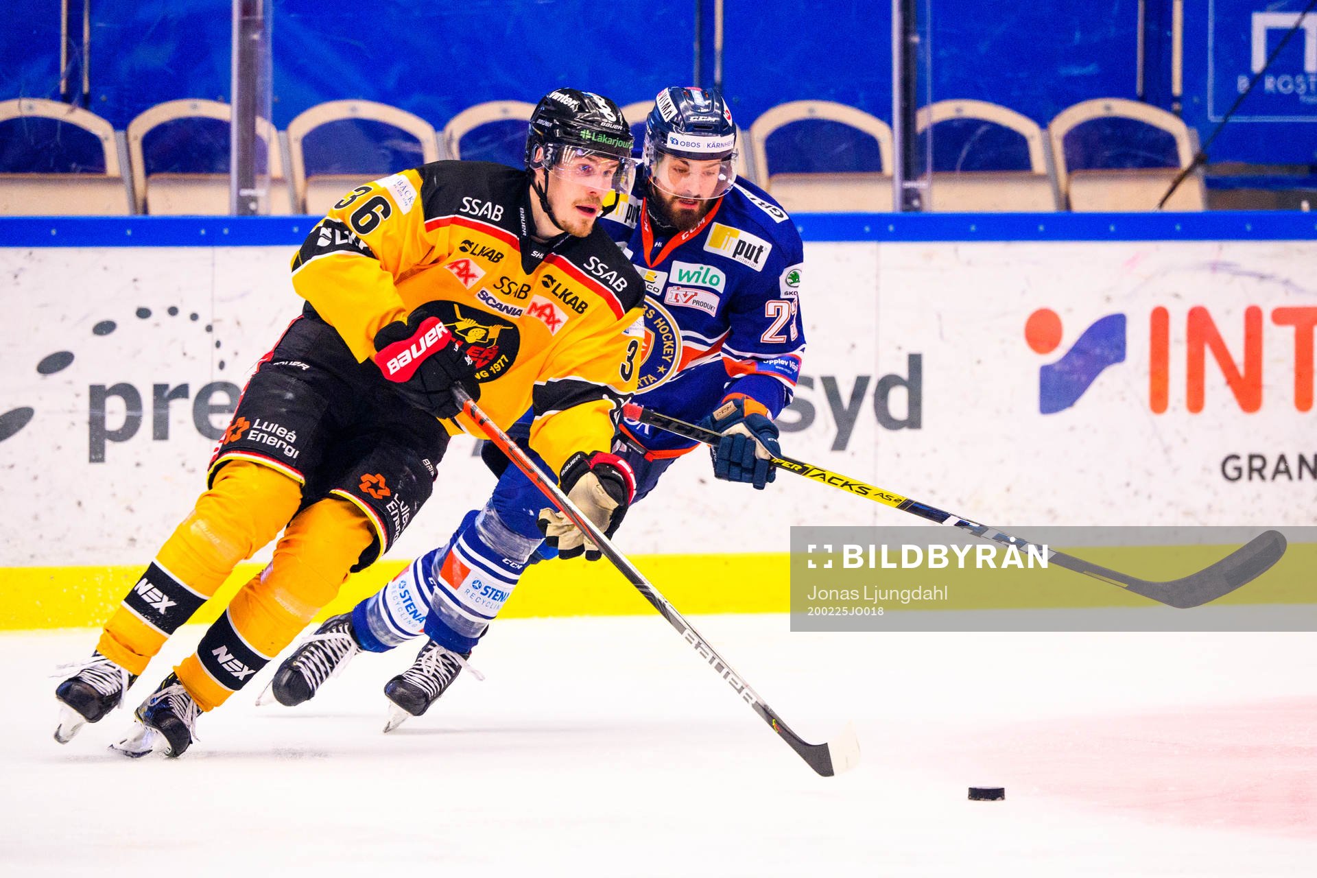 Luleås Emil Larsson och Växjös Roman Horak