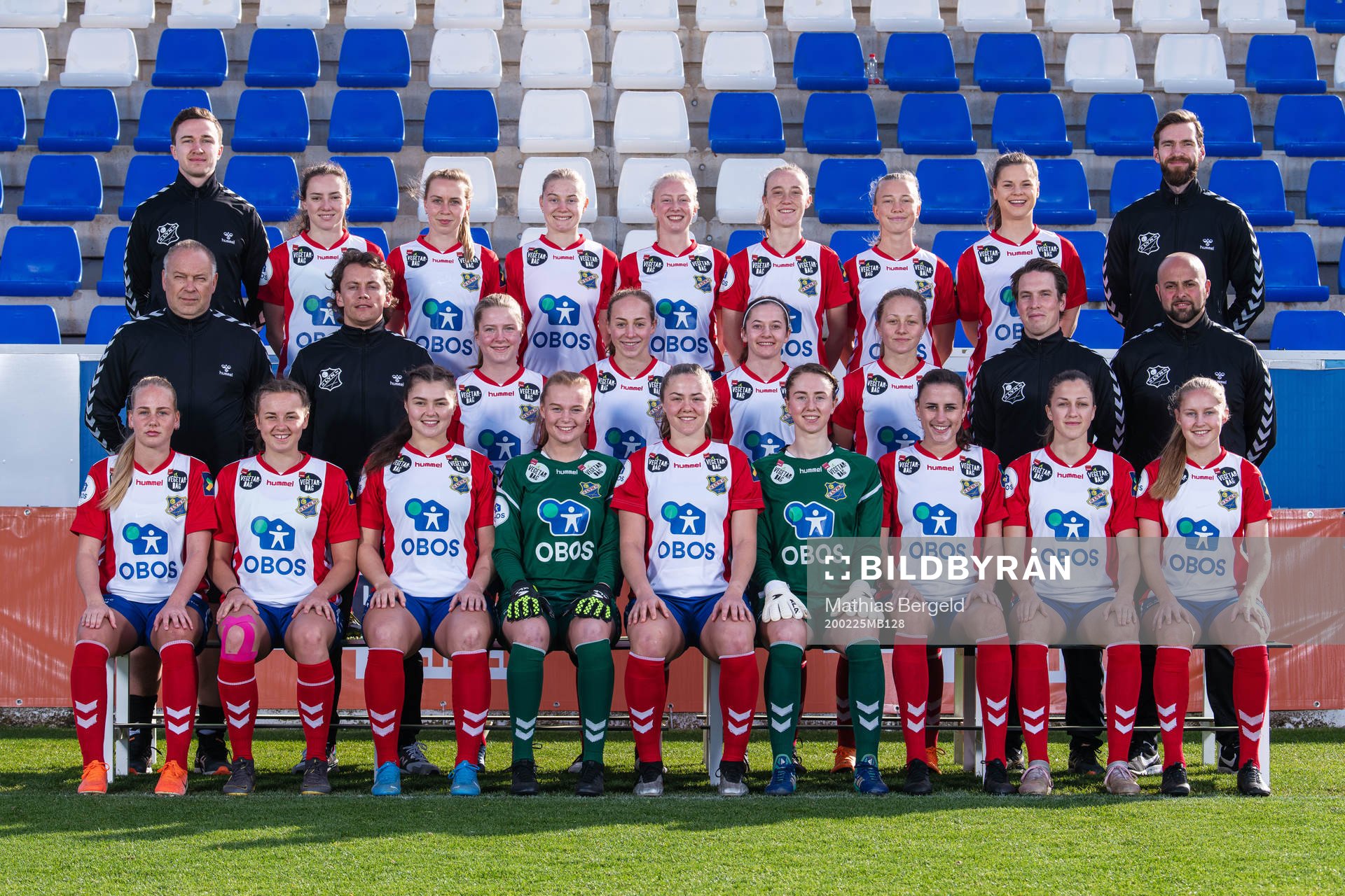 Lyn poses for a team photo