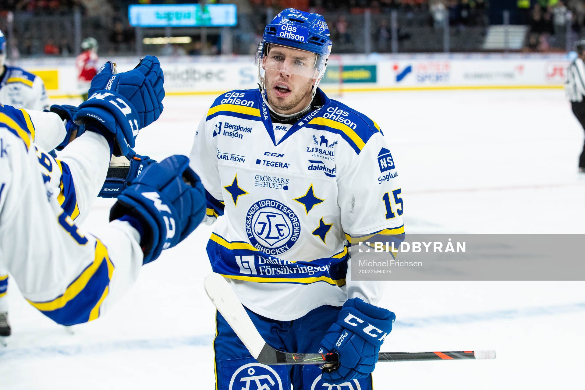 Leksands Matt Carey jublar med lagkamrater