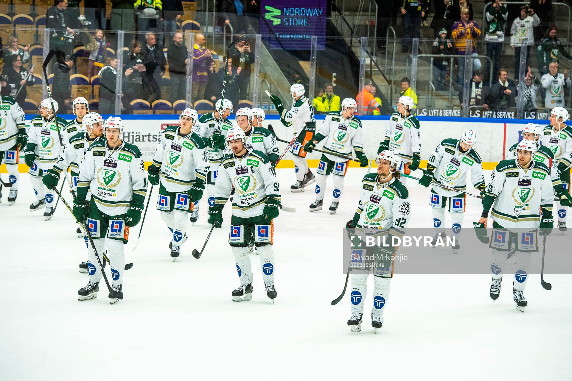 Färjestads spelare jublar