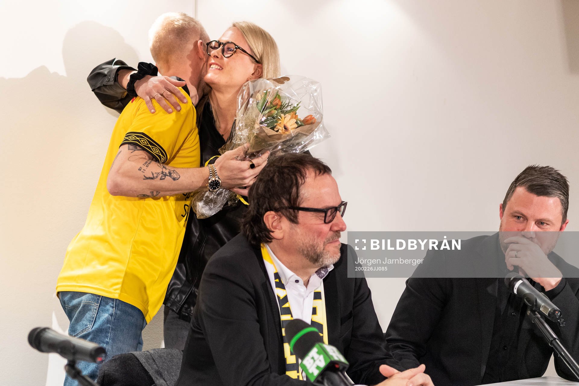 Nyförvärvet och återvändaren Johan Larsson välkomnas