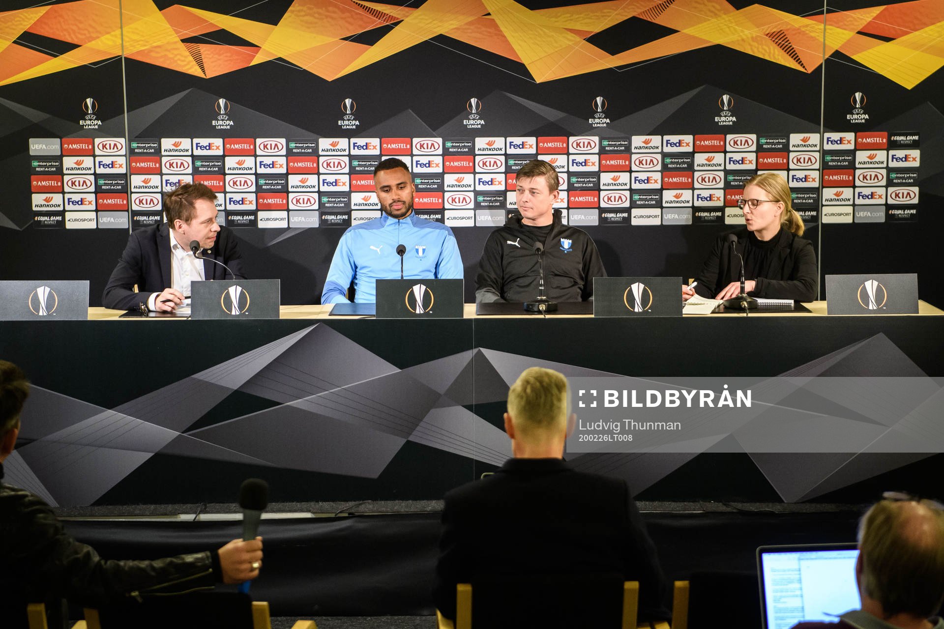 Isaac Kiese Thelin and Jon Dahl Tomasson, head coach, at a
