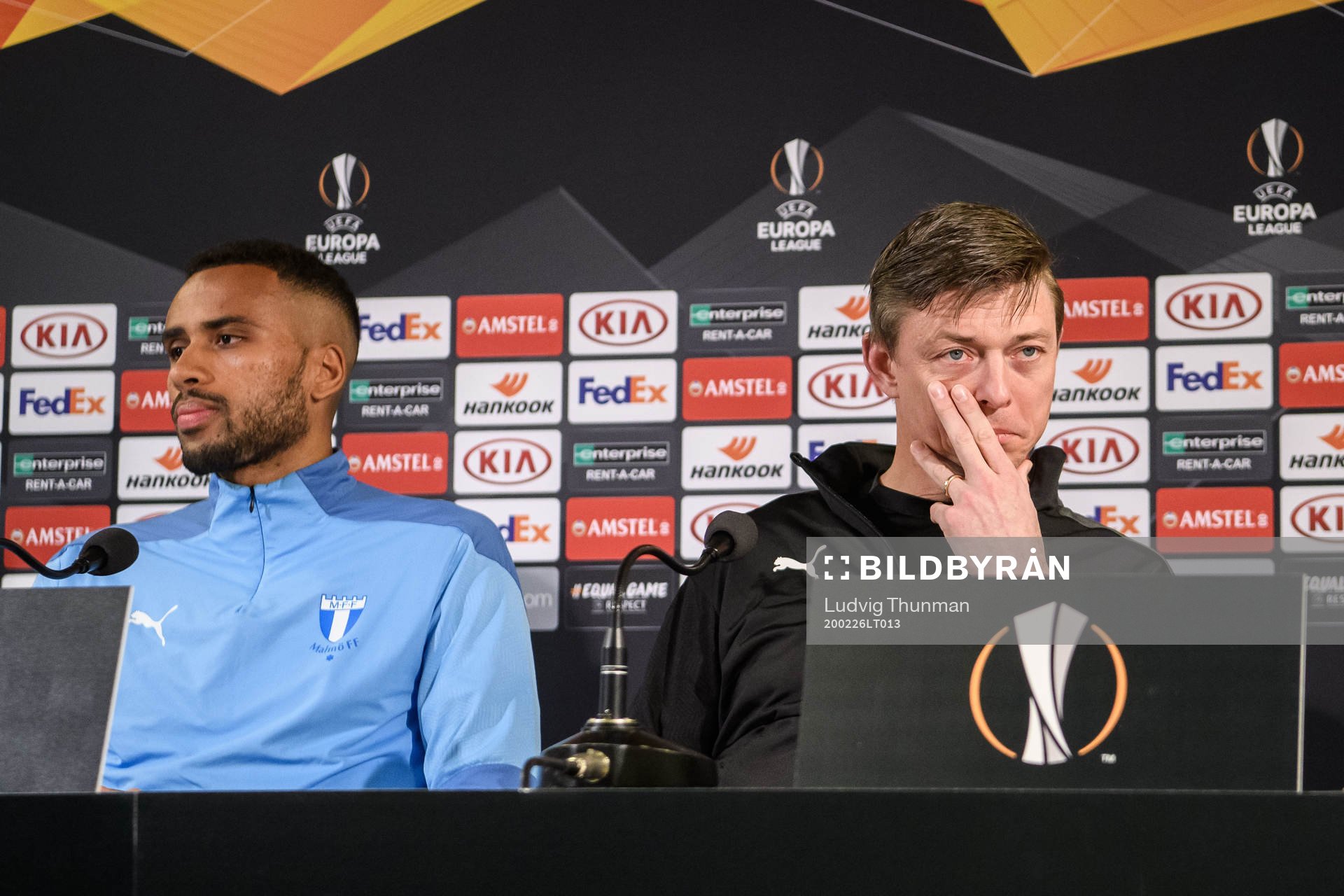 Isaac Kiese Thelin and Jon Dahl Tomasson, head coach, at a