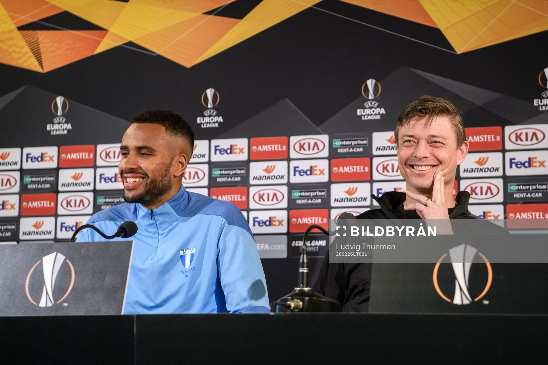 Isaac Kiese Thelin and Jon Dahl Tomasson, head coach, at a