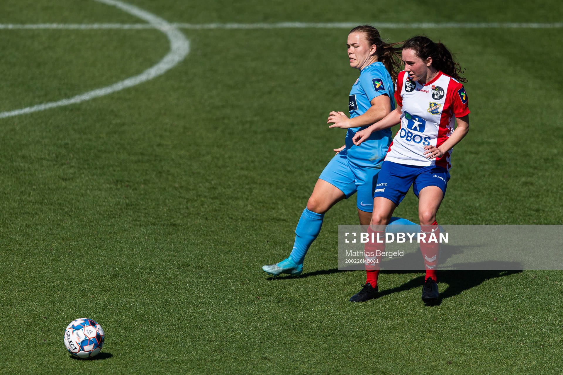 Olaug Tvedten of Avaldsnes and Anna Palm of Lyn