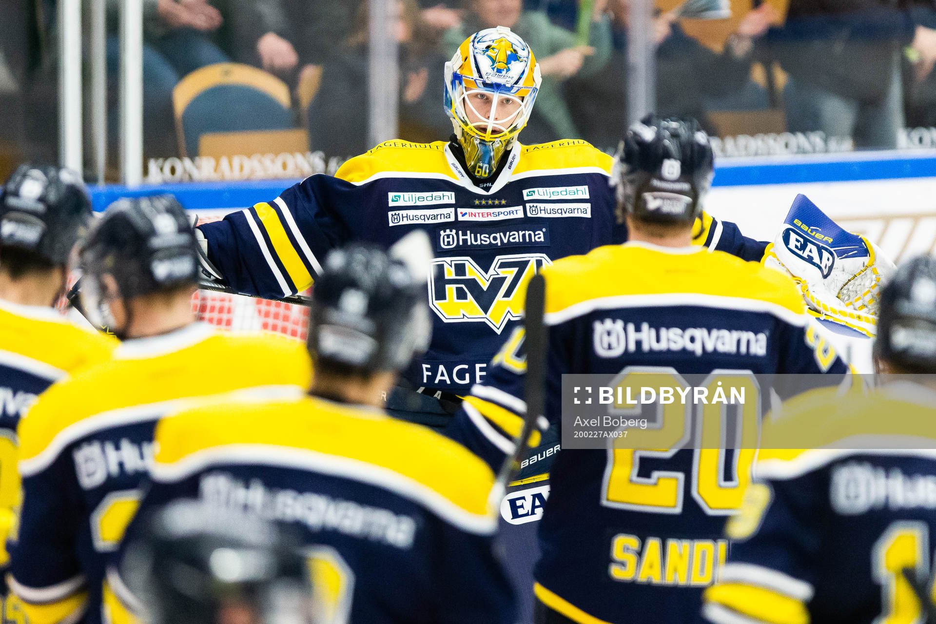 s målvakt Hugo Alnefelt jublar