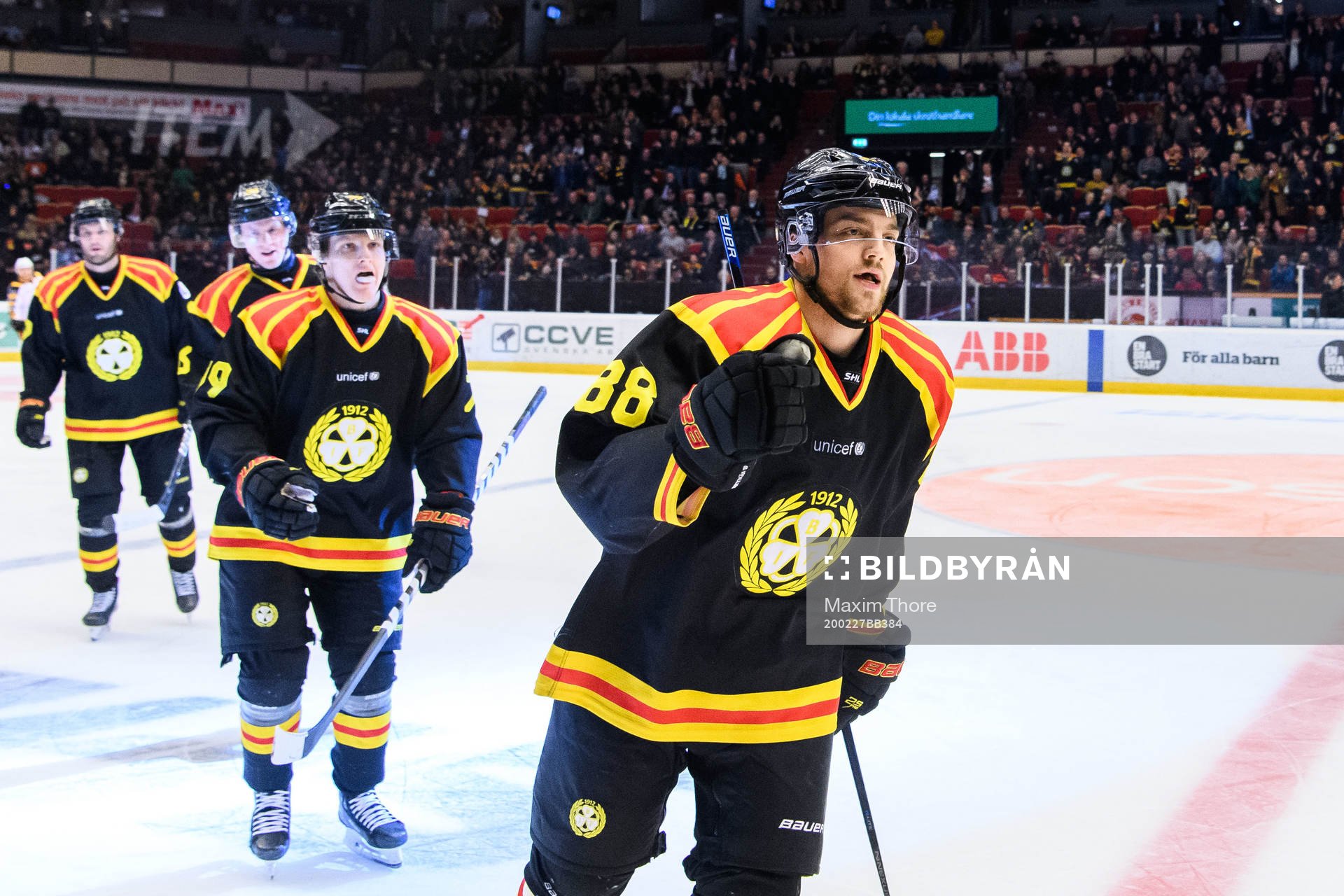 Brynäs Jaedon Descheneau jublar