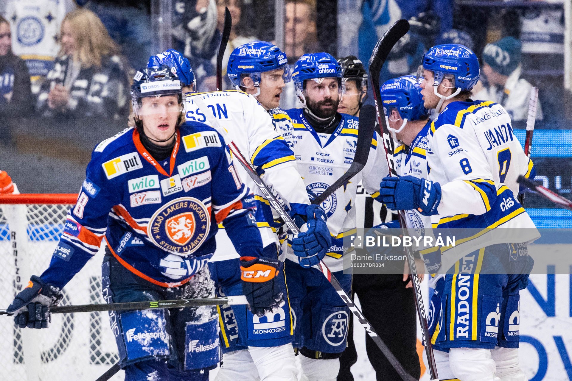 Leksands Patrik Zackrisson jublar med lagkamrater