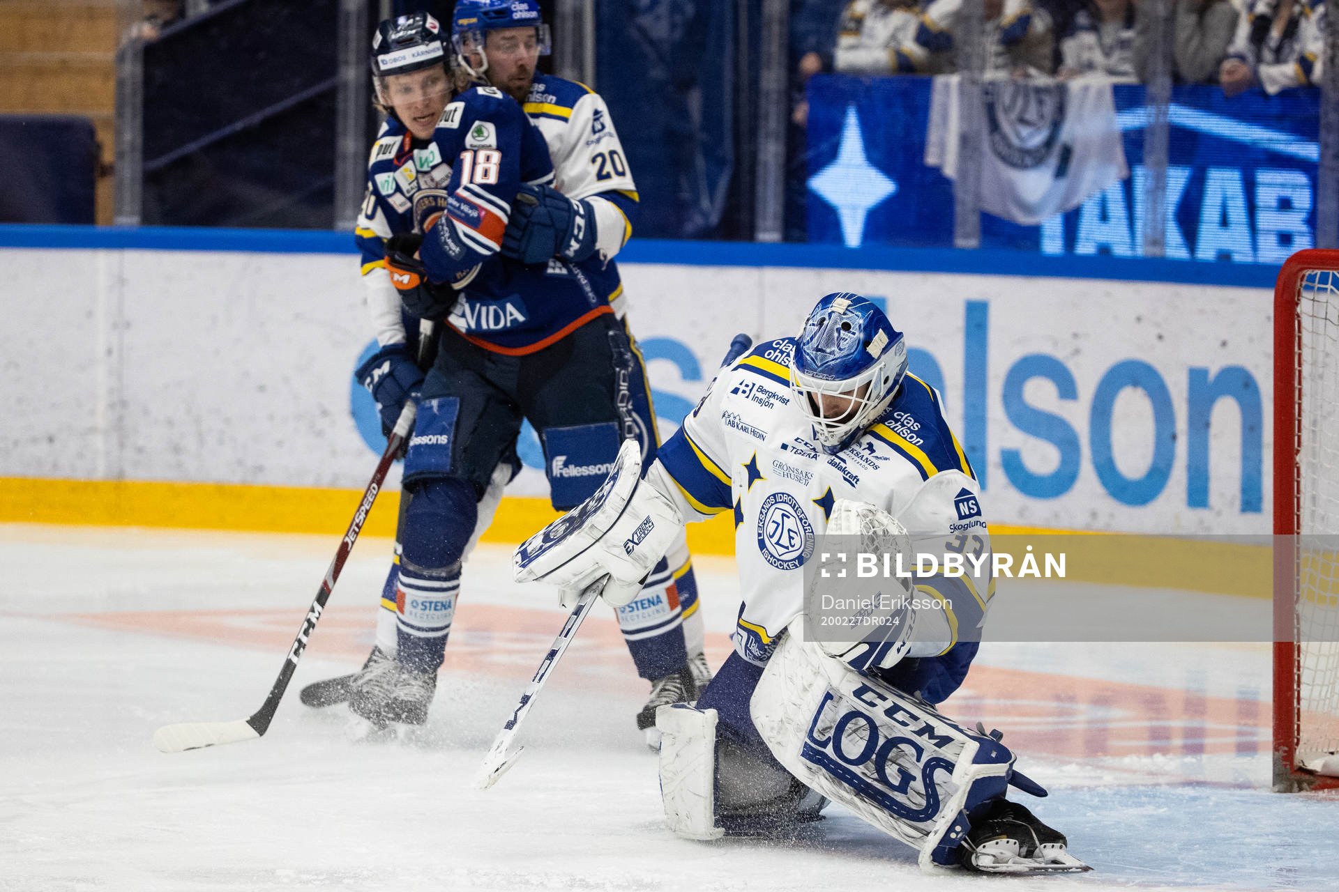 Leksands målvakt Axel Brage och Växjös Marcus Sylvegård