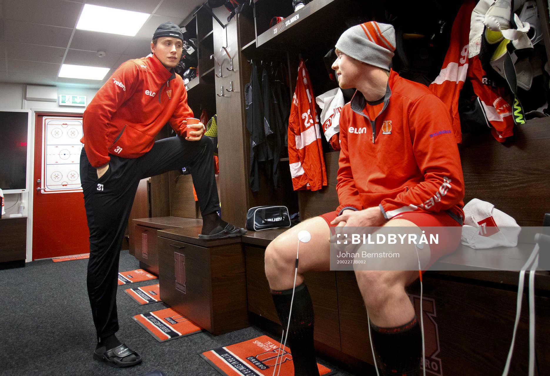 Örebros målvakt Jonas Arntzen och Ryan Stoa