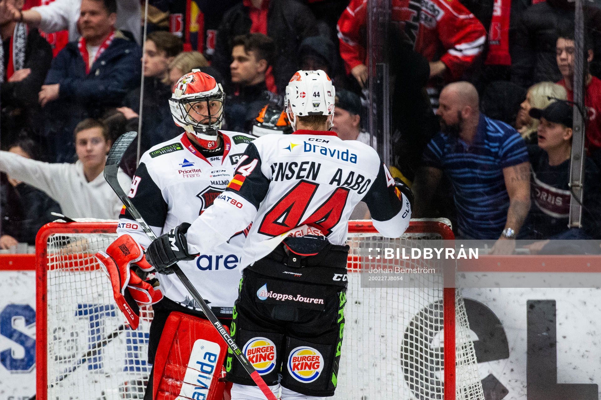 Malmö Redhawks målvakt Oscar Alsenfelt jublar