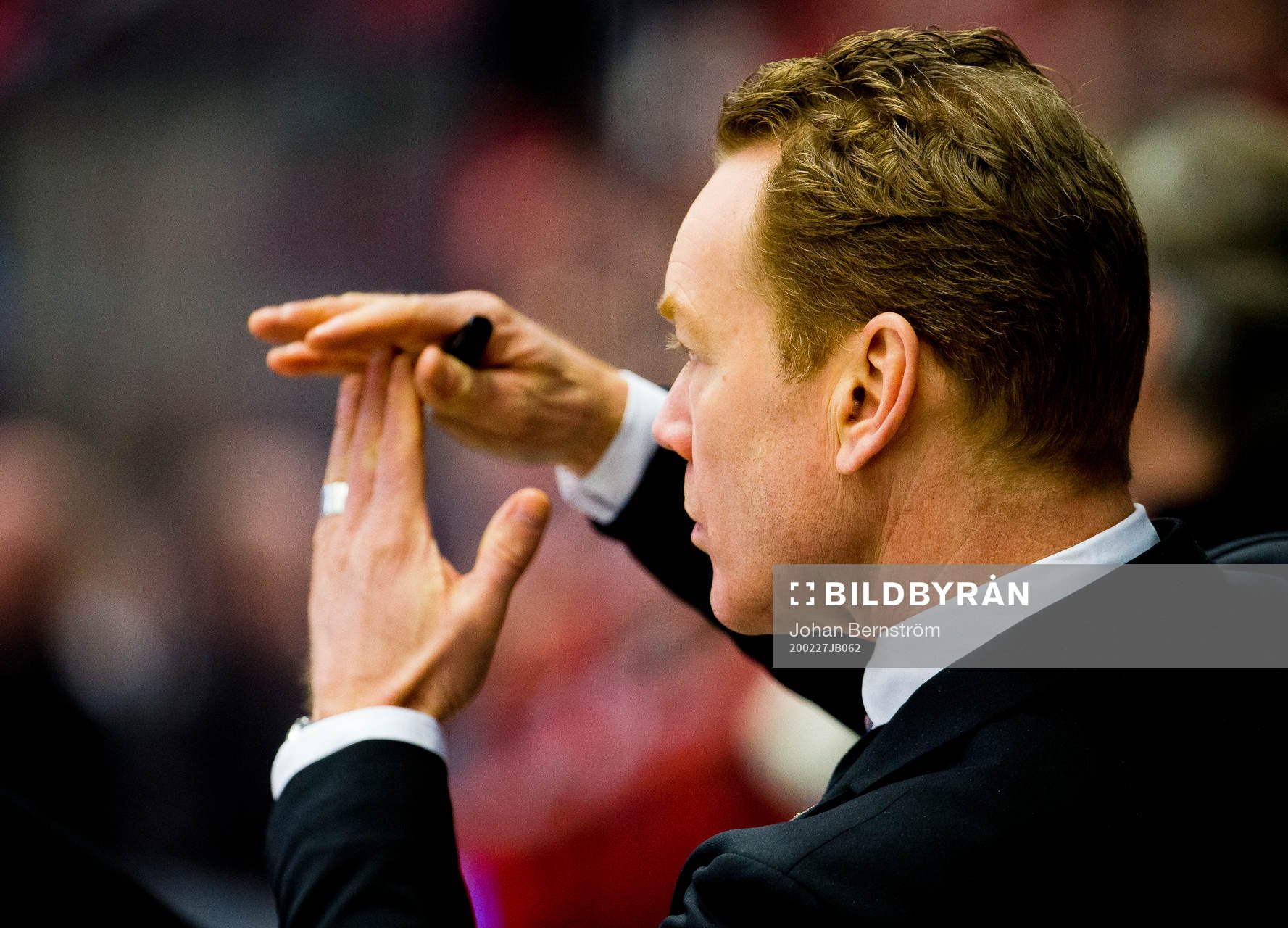 Örebros tränare Niklas Eriksson tar time out