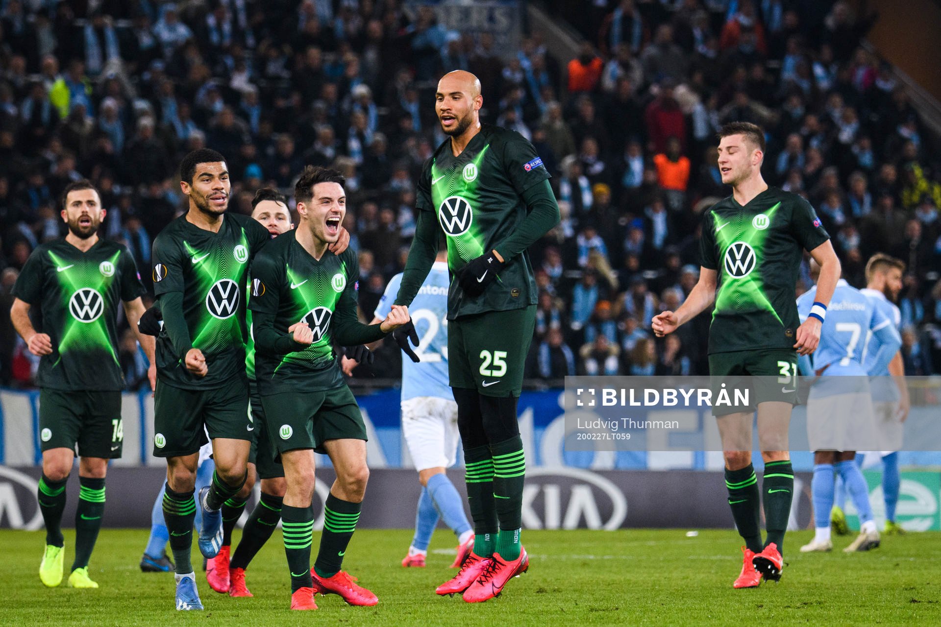 Josip Brekalo of Wolfsburg celebrates the 0-1 goal