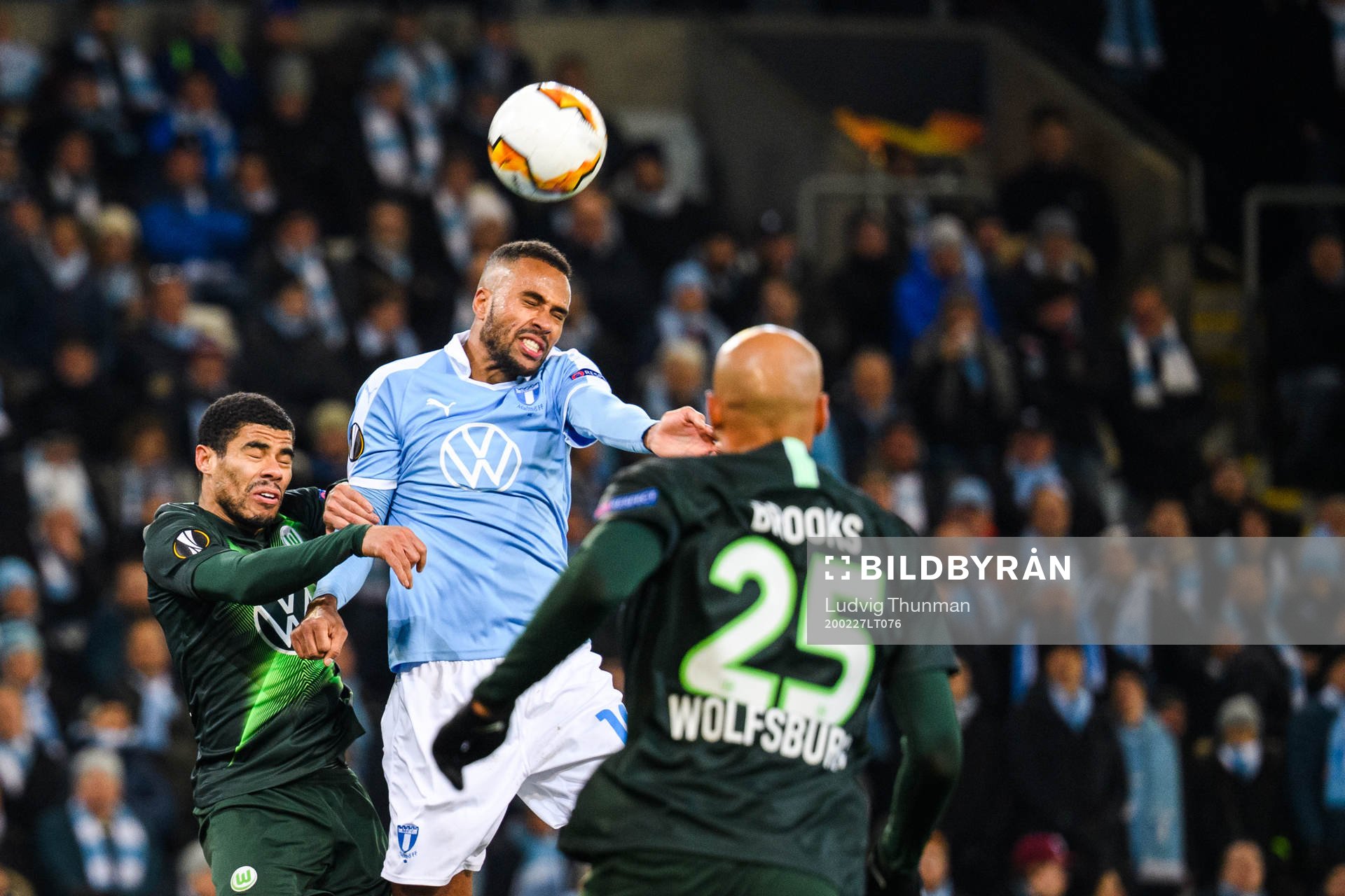 Isaac Kiese Thelin of Malmö FF and Paulo Otavio of