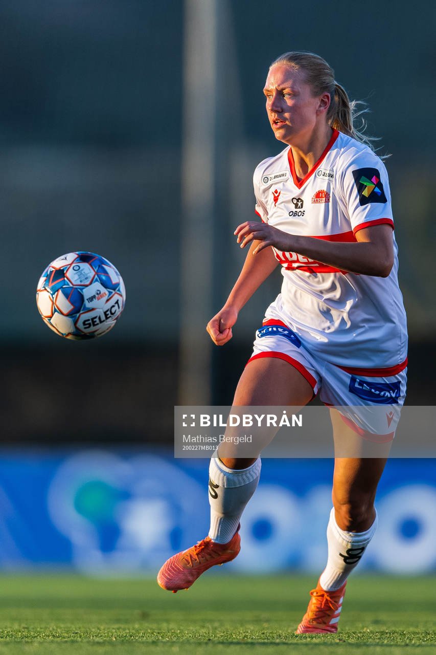 Lisa Fjeldstad Naalsund of Sandviken