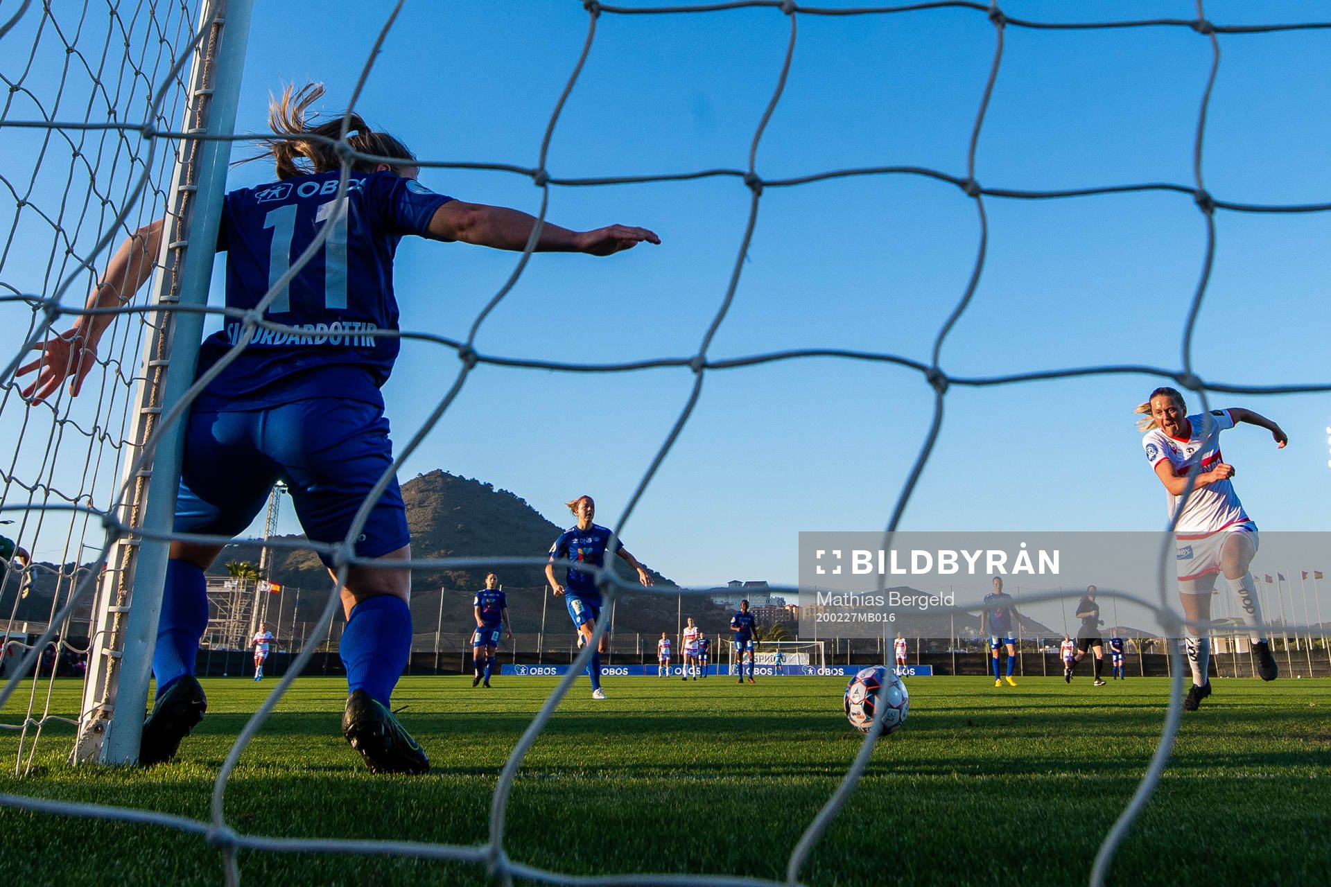 Maria Brochmann of Sandviken scores 2-0