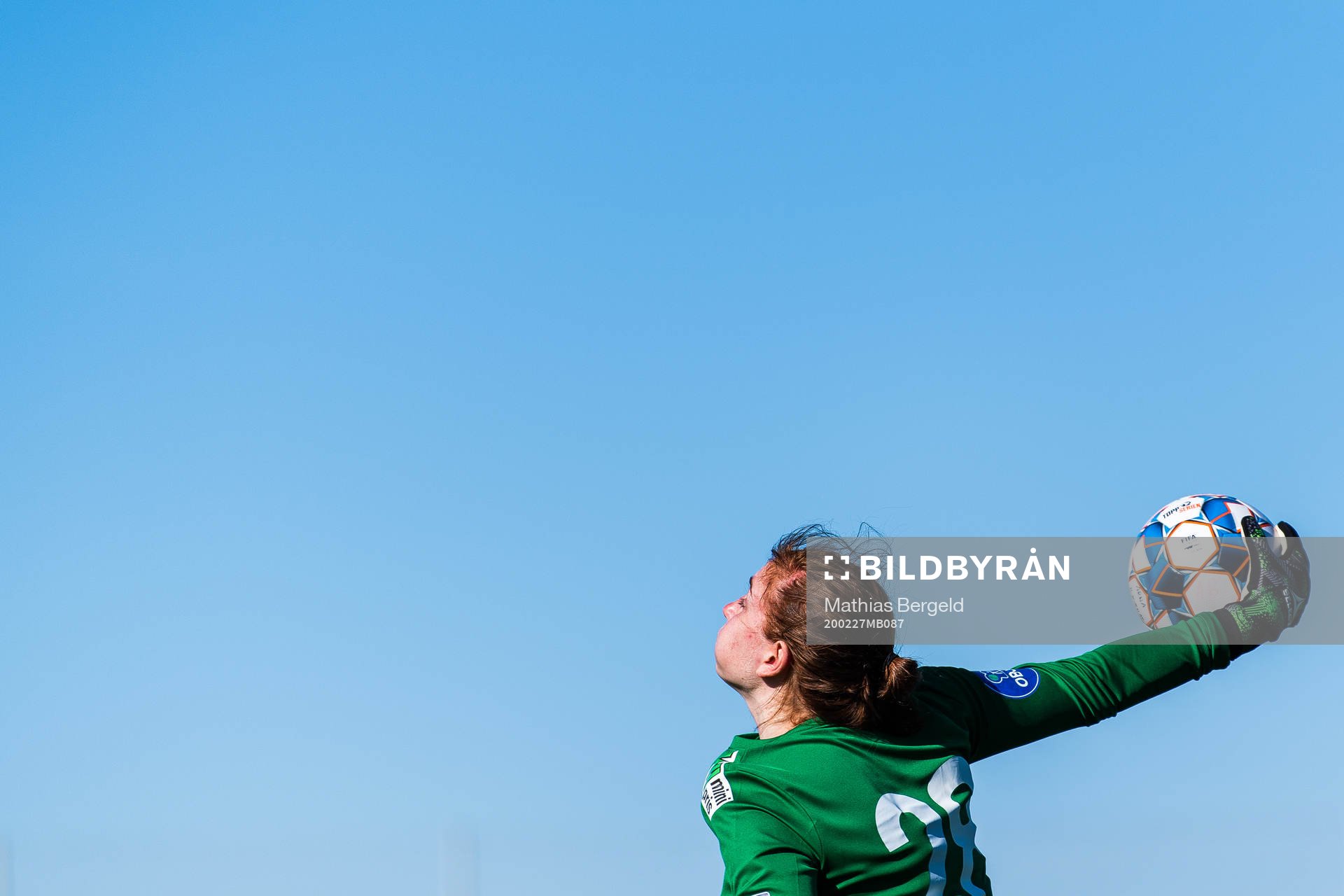 goalkeeper Moa Edrud of Arna-Bjørnar