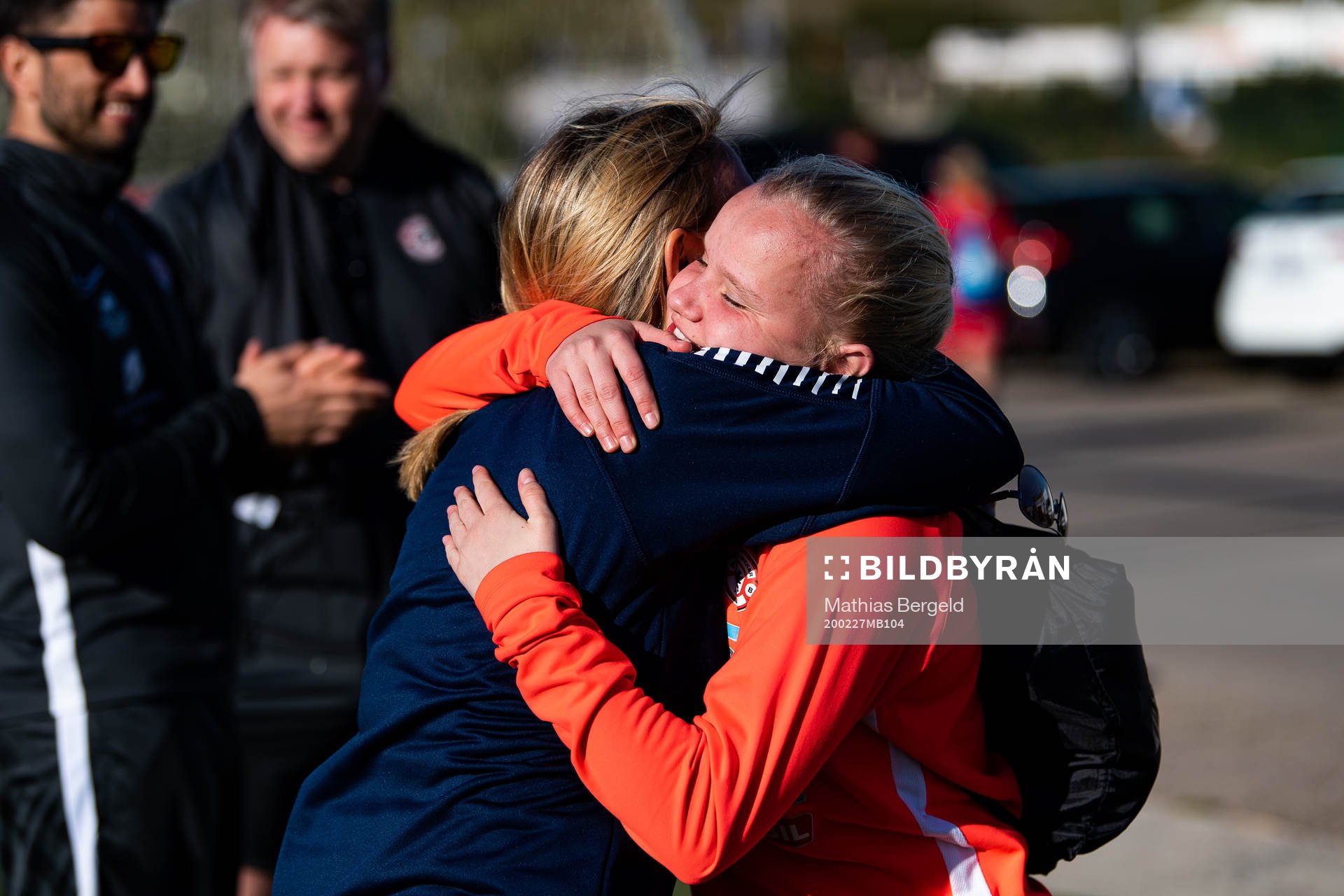 Hege Jørgensen, manager of Toppfotball Kvinner, hugs