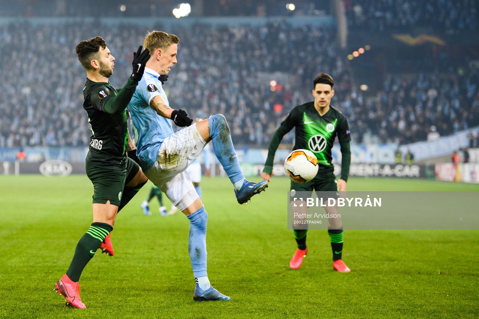 Sören Rieks of Malmö FF and Renato Steffen of Wolfsburg