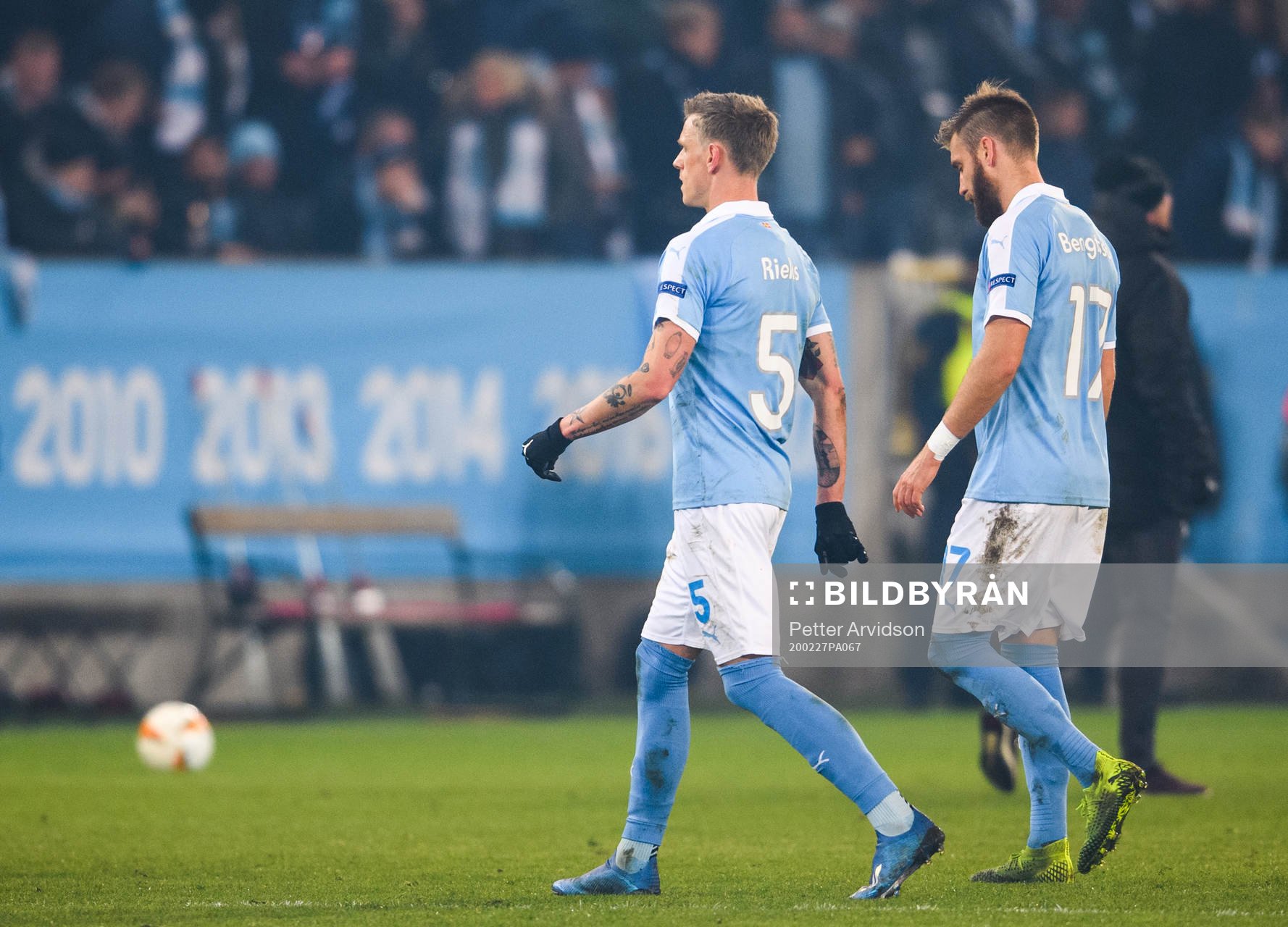 Sören Rieks and Rasmus Bengtsson of Malmö FF look dejected